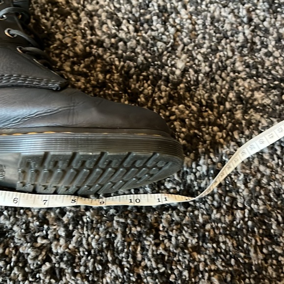 Dr. Martens classic soft leather boot size 9 - Picture 7 of 9